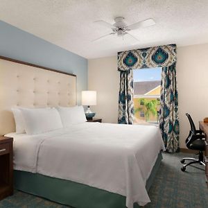 One-Bedroom Pool View King Suite